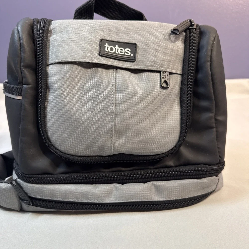 totes. Hanging Travel Toiletry Bag Organizer Black Gray Dopp Kit Cosmetics Case